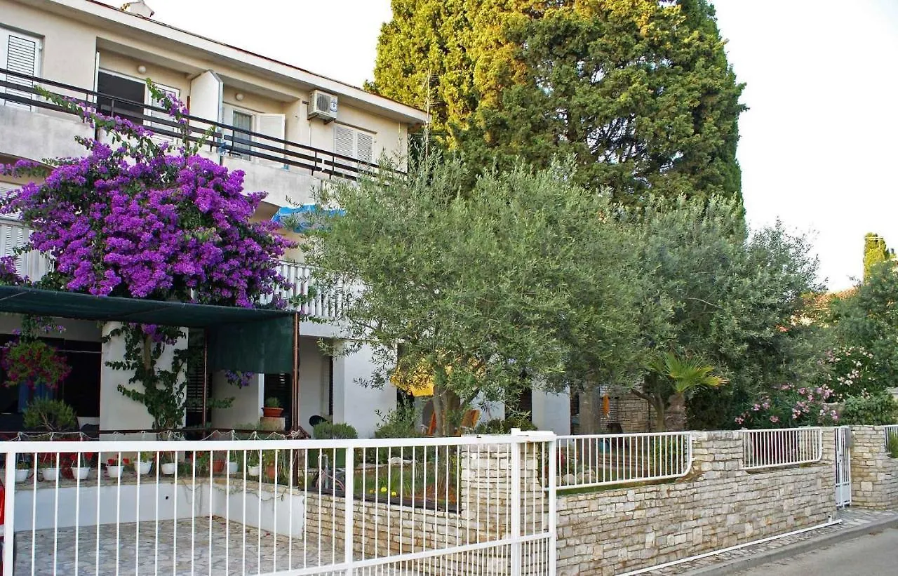 Apartment In Pula/Istrien 10862 Veruda